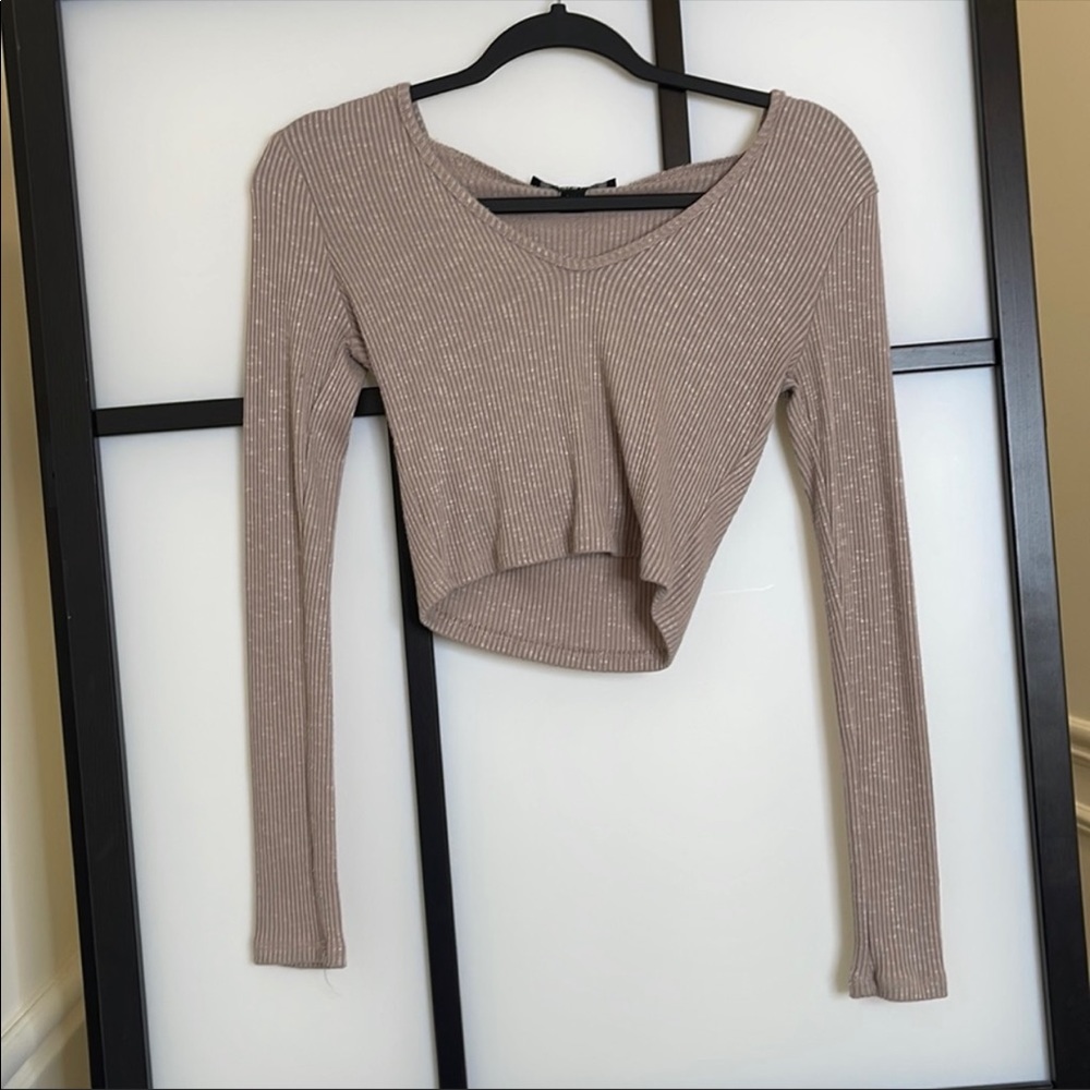 Crop top with hoodie and sleeves
